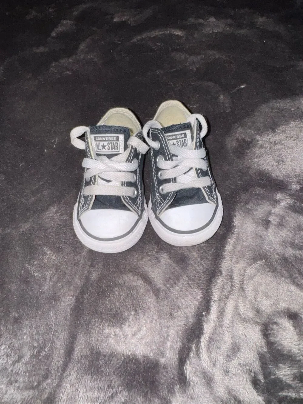 Original low top Converse sneakers size 4